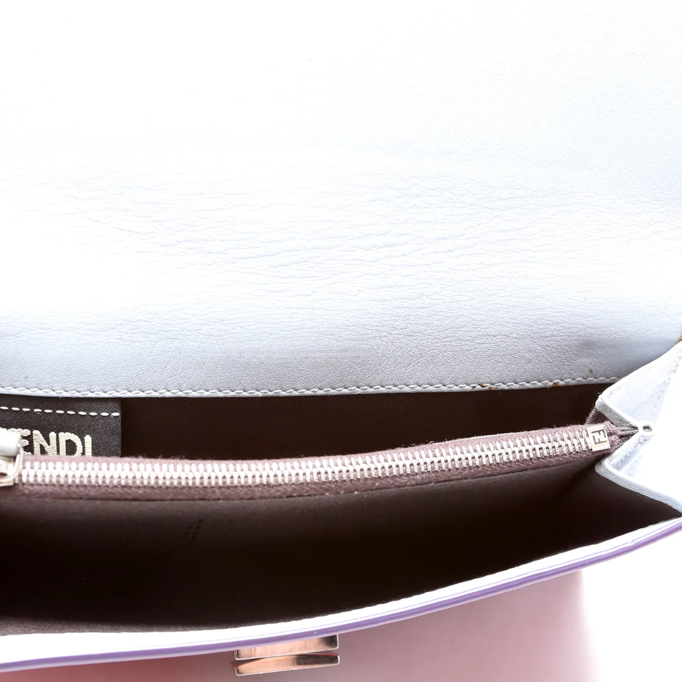 8M0308 Peekaboo Long Wallet