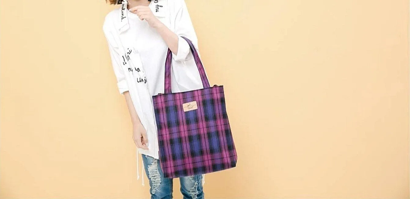 Black Weekend Shiba Large Tote