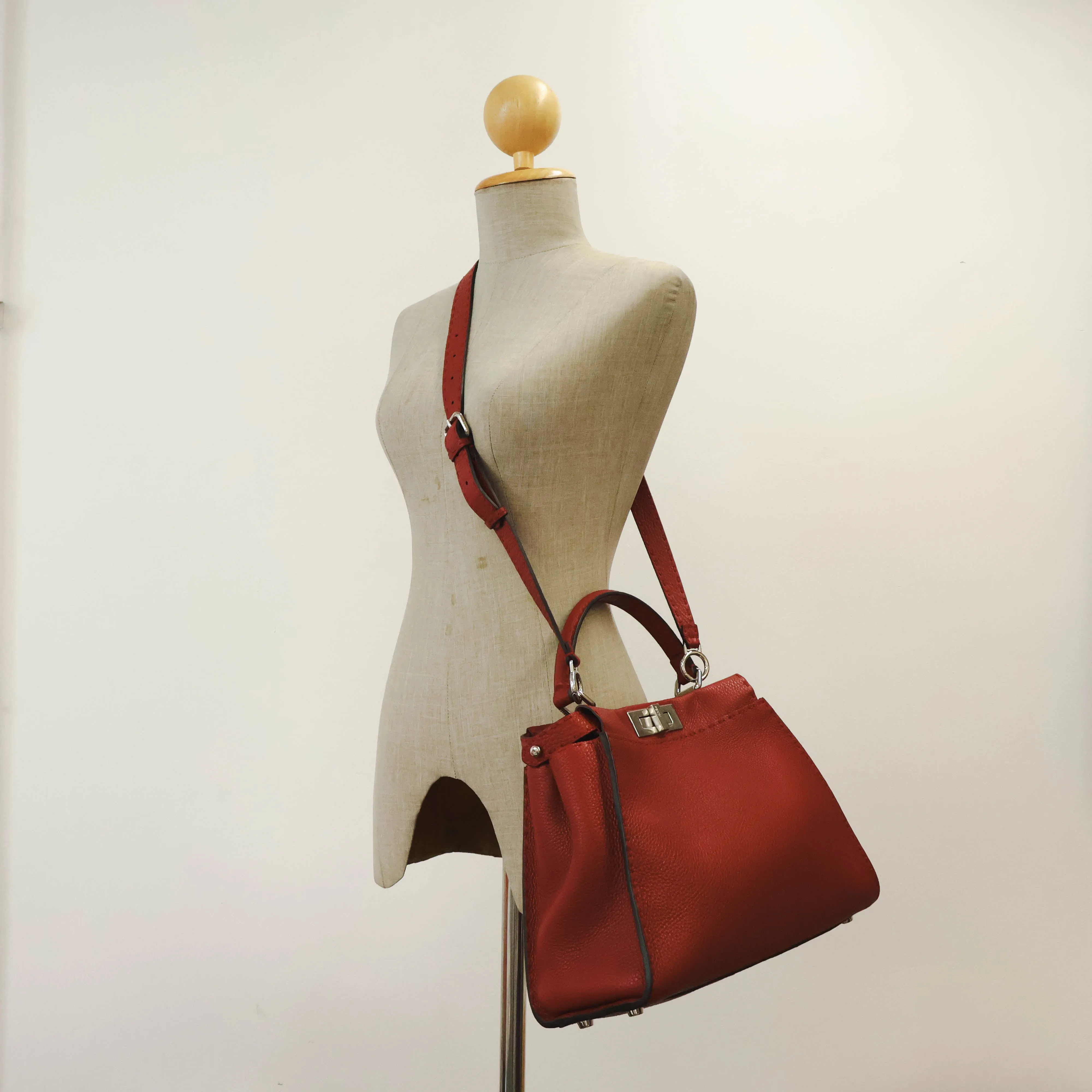 Fendi Peekaboo Regular Red