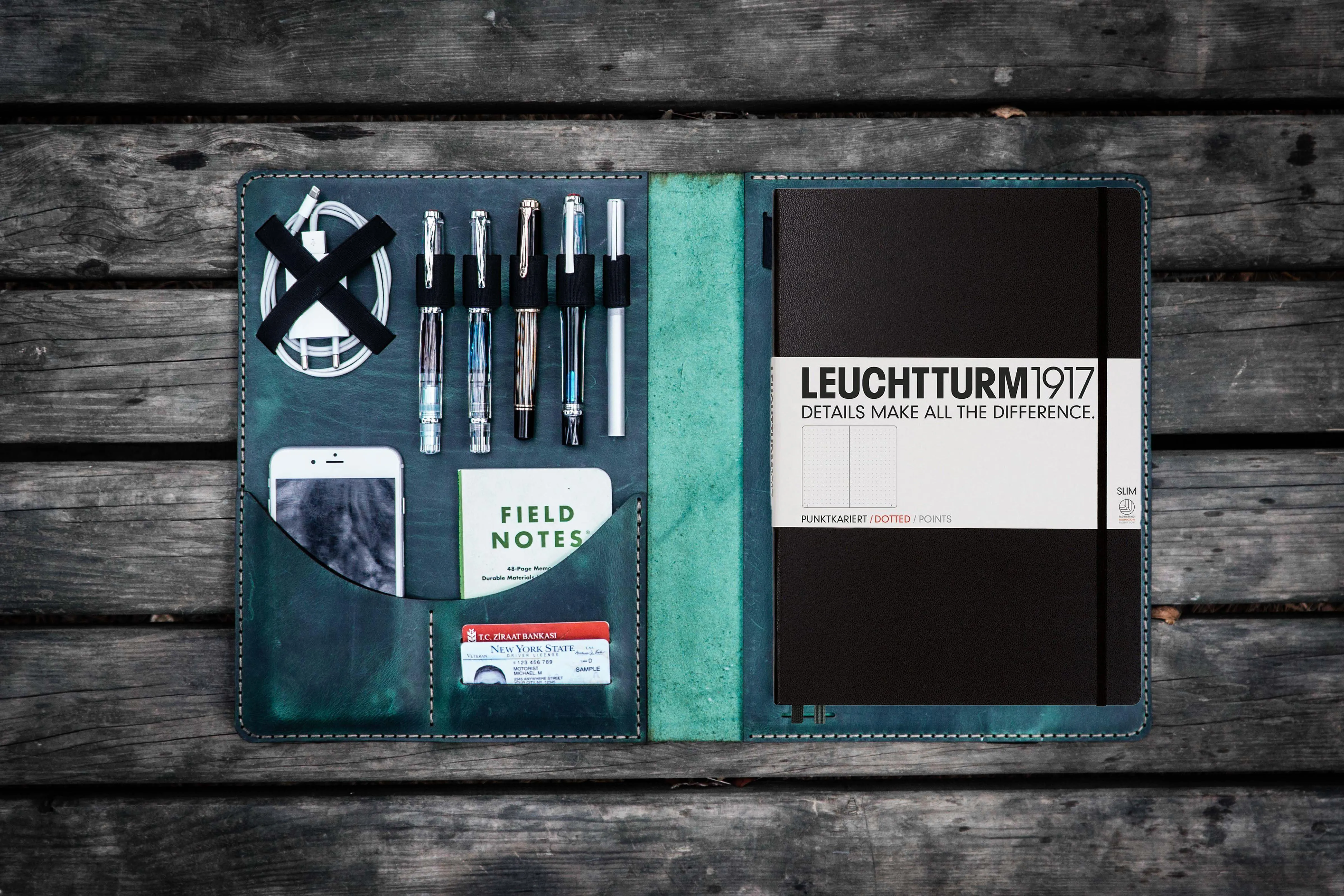 Leuchtturm1917 A4 - A4  Leather Cover Portfolio - Crazy Horse Forest Green