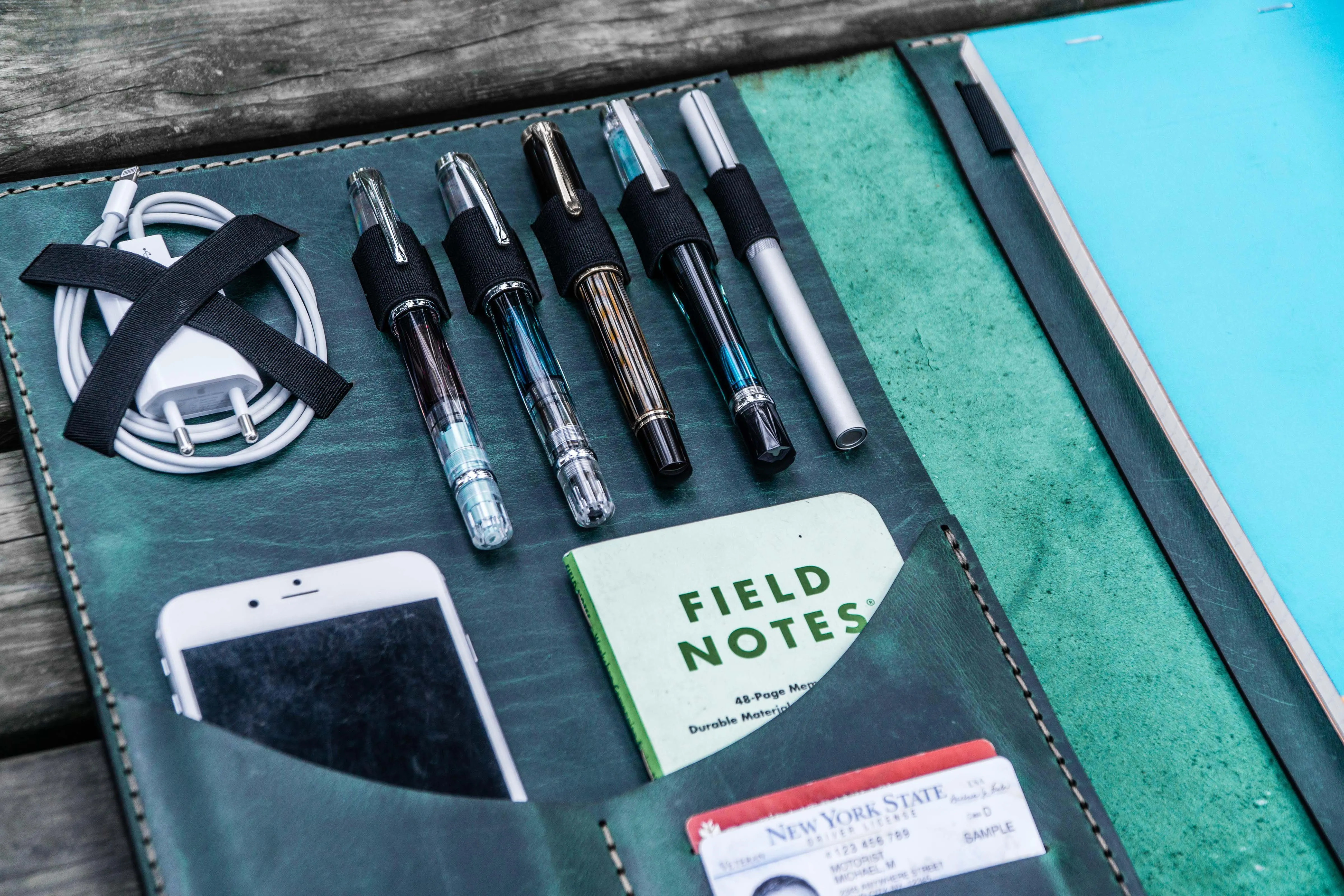 Leuchtturm1917 A4 - A4  Leather Cover Portfolio - Crazy Horse Forest Green