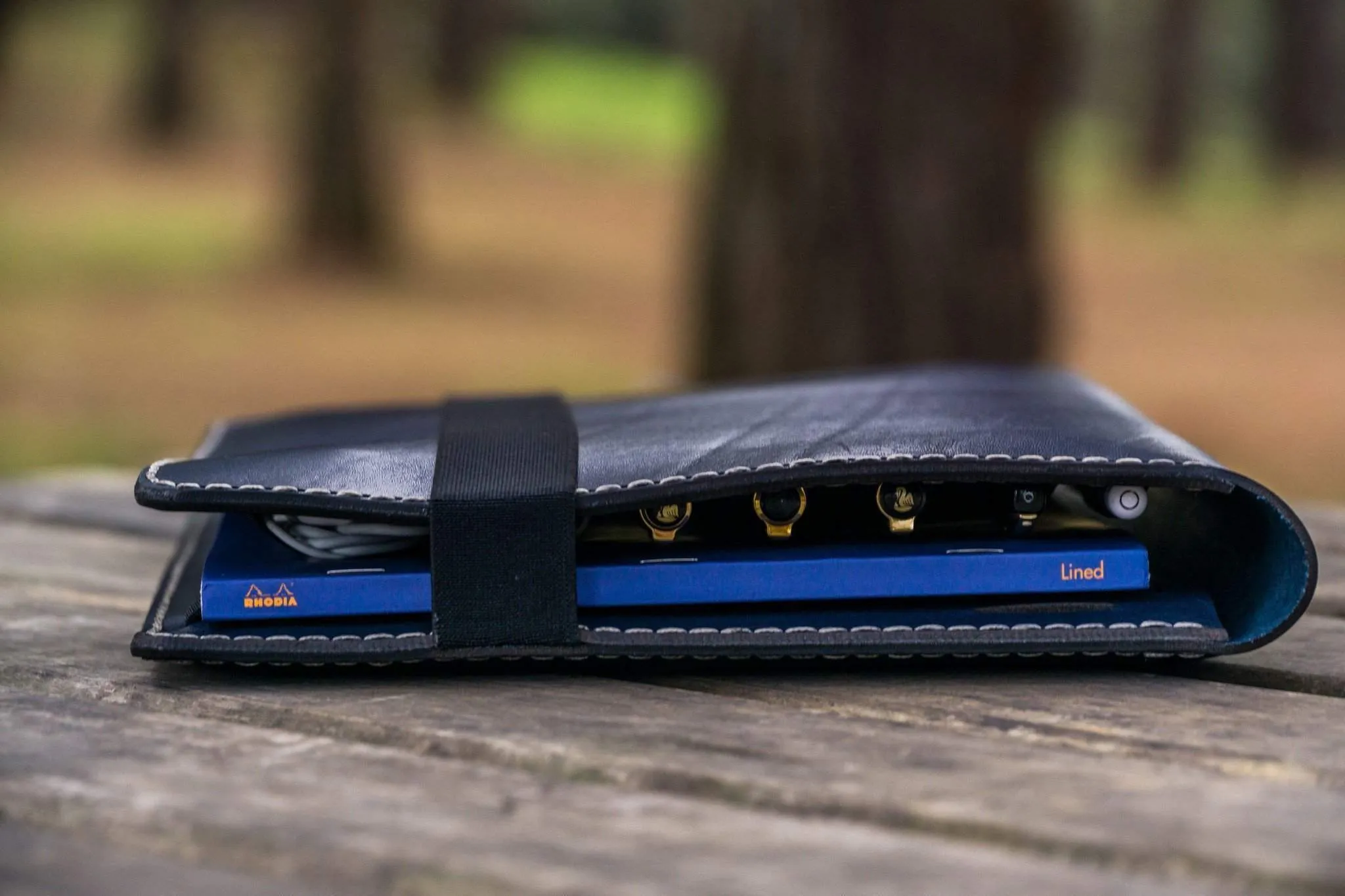 Leuchtturm1917 A4 - A4  Leather Cover Portfolio - Navy Blue