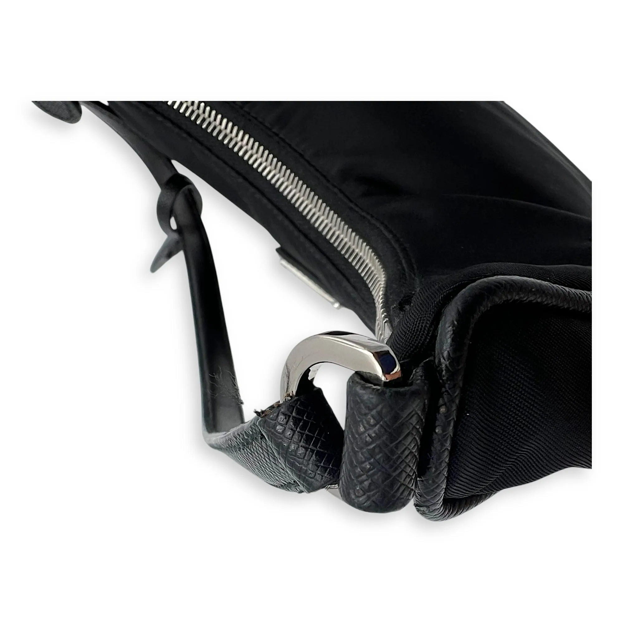 Re-Edition 2000 Shoulder Bag Black in Re-Nylon, Silver hardware