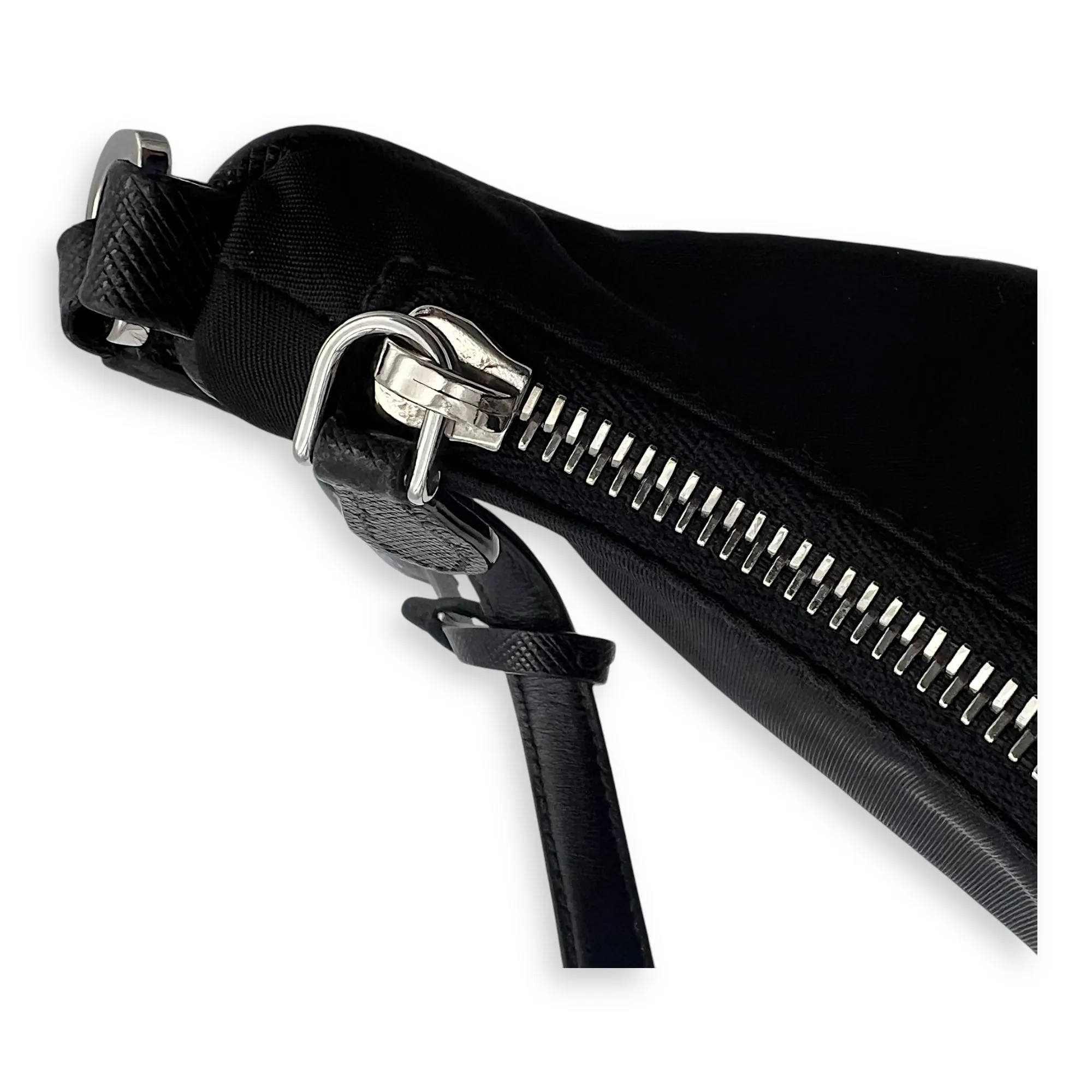 Re-Edition 2000 Shoulder Bag Black in Re-Nylon, Silver hardware
