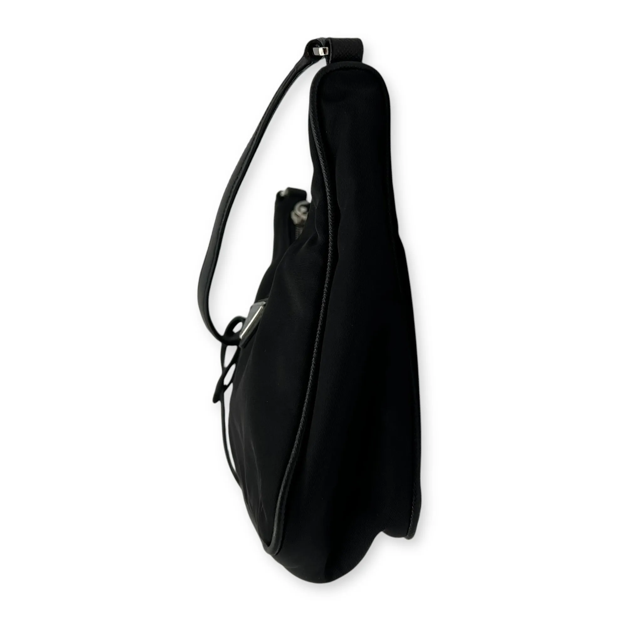 Re-Edition 2000 Shoulder Bag Black in Re-Nylon, Silver hardware