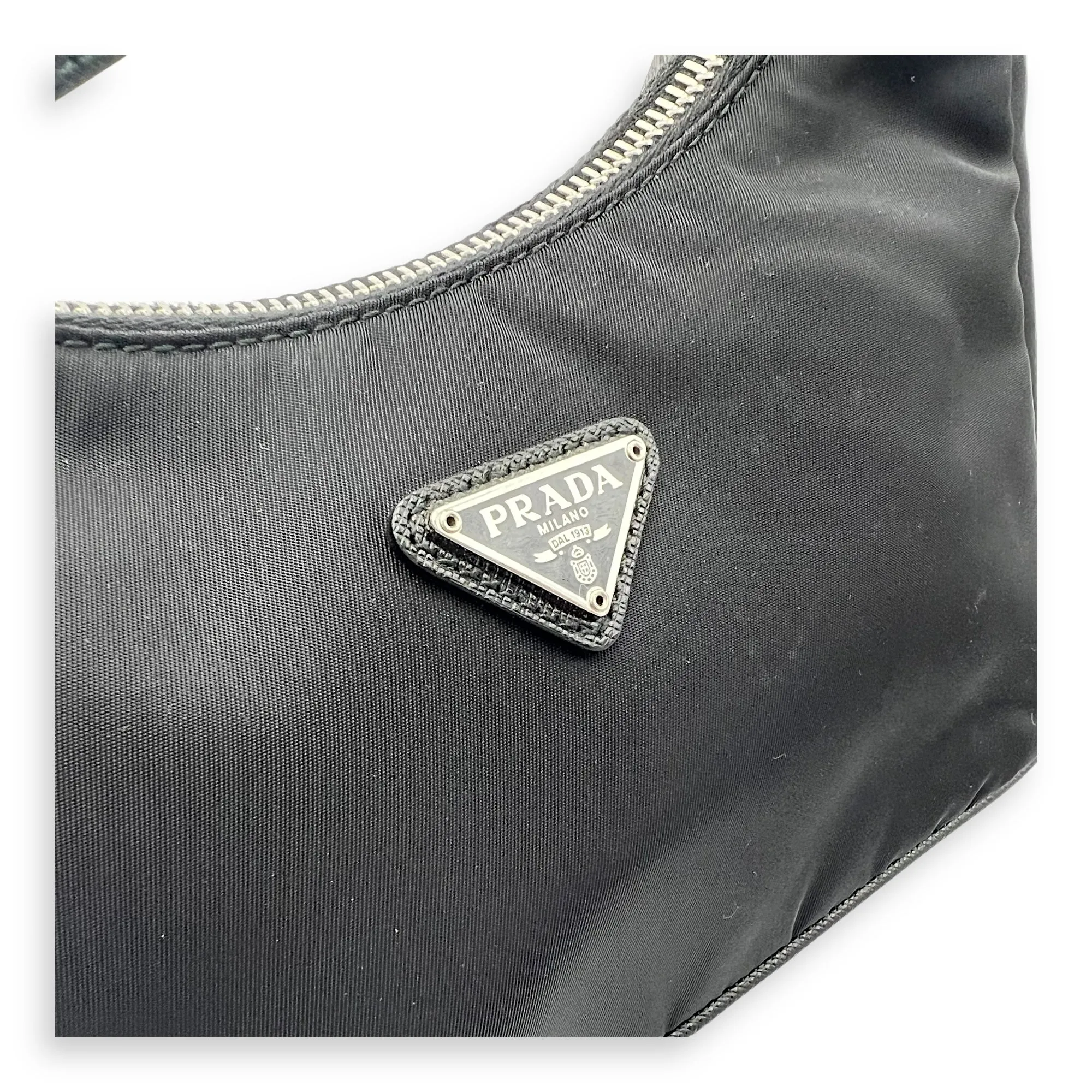 Re-Edition 2000 Shoulder Bag Black in Re-Nylon, Silver hardware