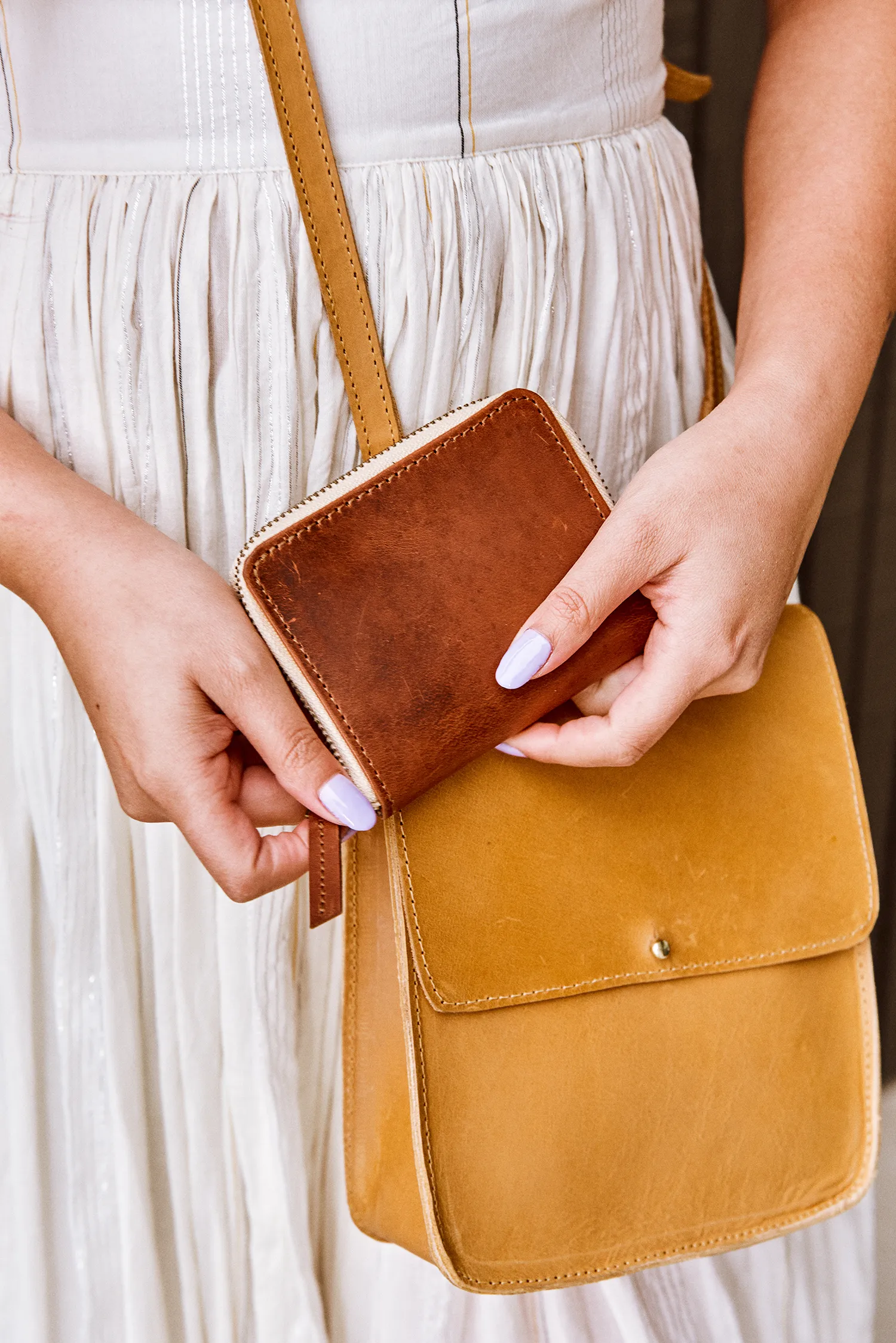 WH Compact Zipper Wallet
